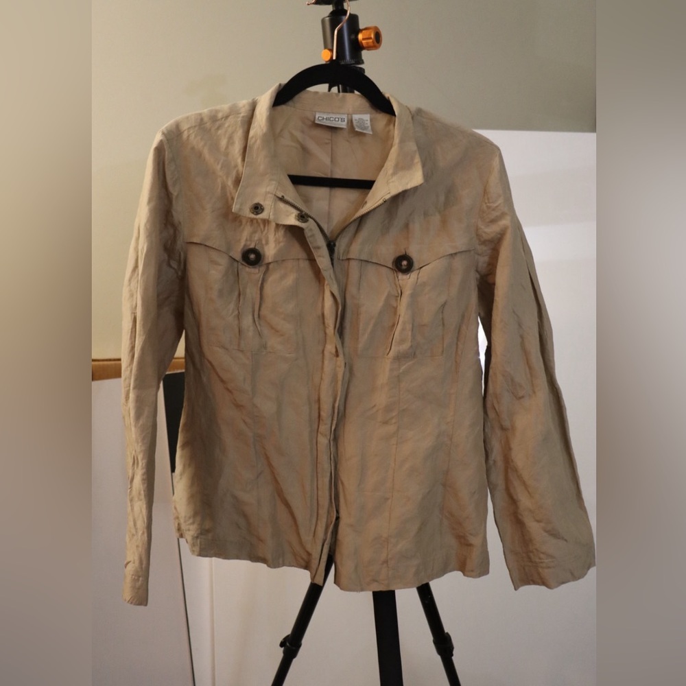 EUC Tan Chico’s Silk Jacket with Zippers and Buttons, Chico’s Size 1